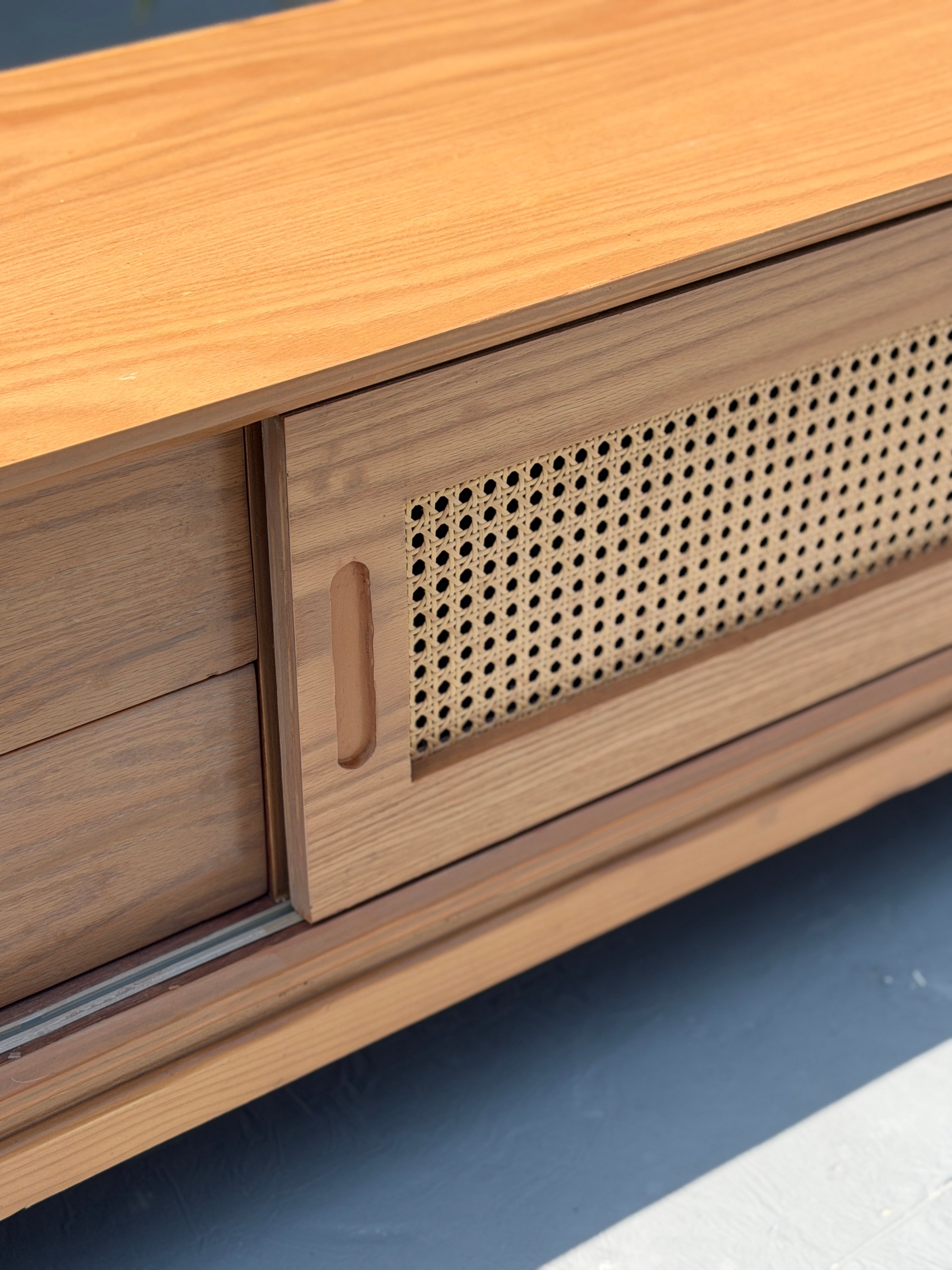 Arden Console Cabin