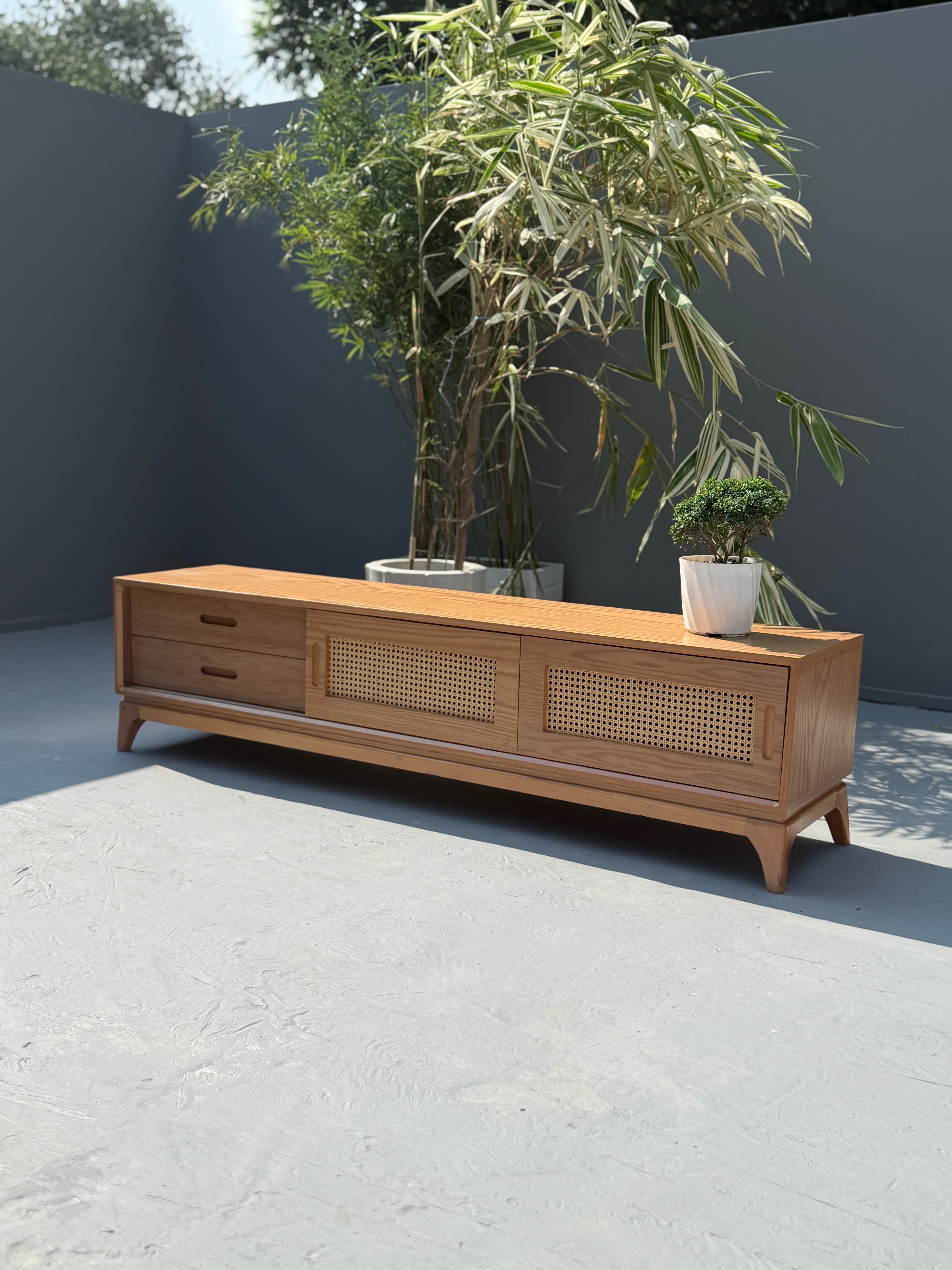 Arden Console Cabin