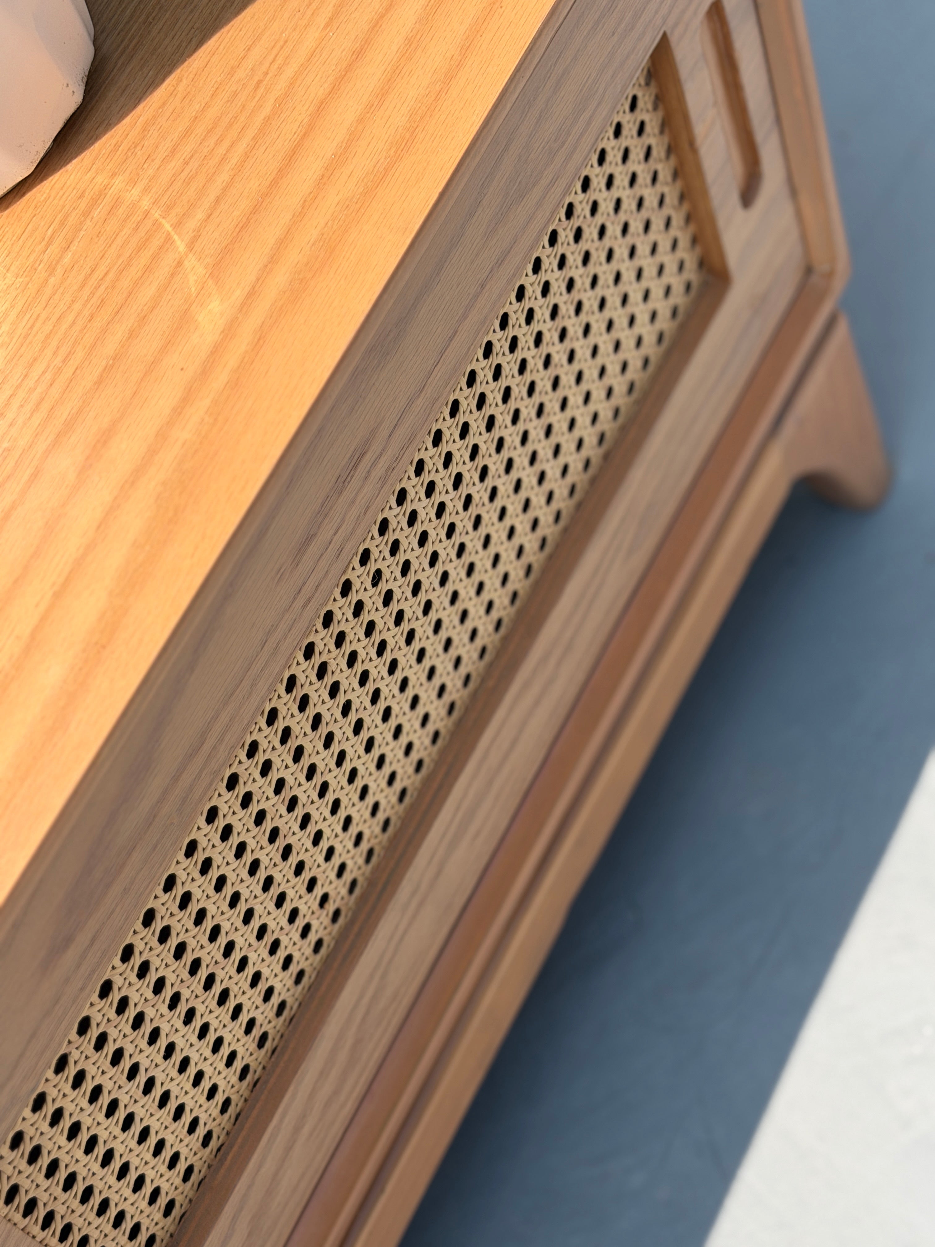Arden Console Cabin