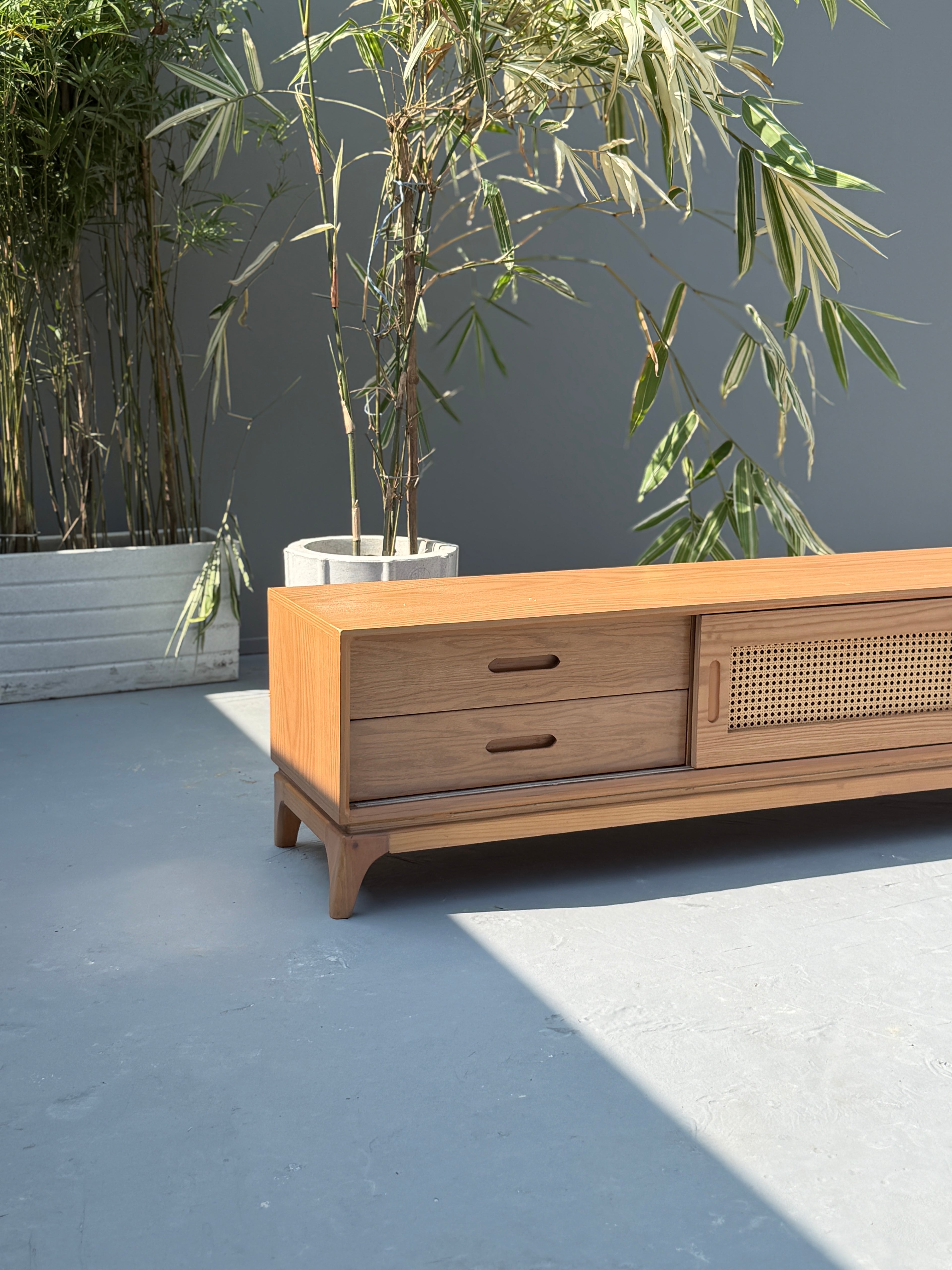 Arden Console Cabin