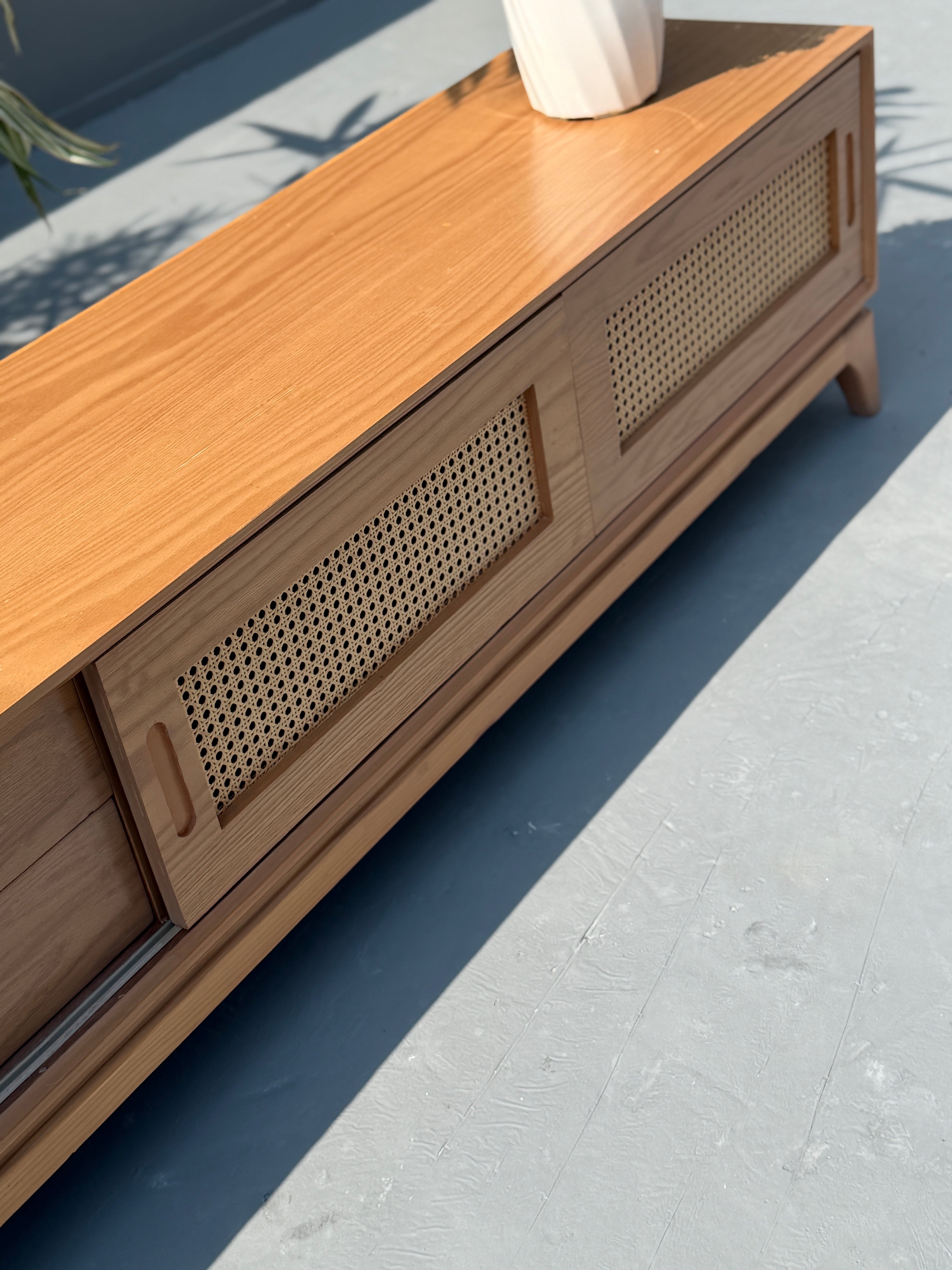 Arden Console Cabin